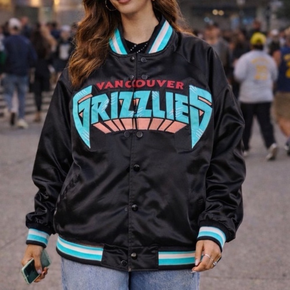 Mitchell & Ness Vancouver Grizzlies Satin Varsity Jacket Black NBA Small CTH‎
